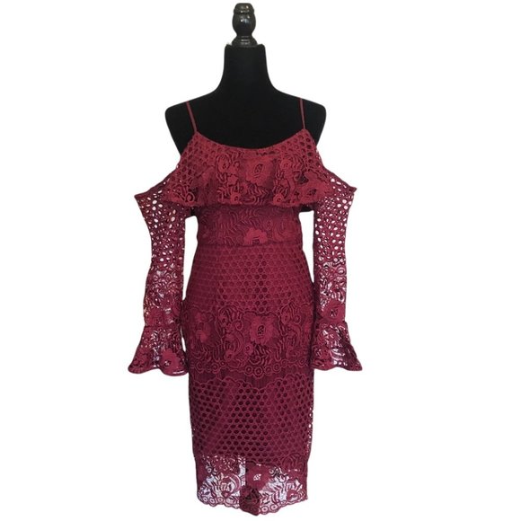 Ministry of Style Momentum Cold Shoulder Dress - Picture 3 of 12